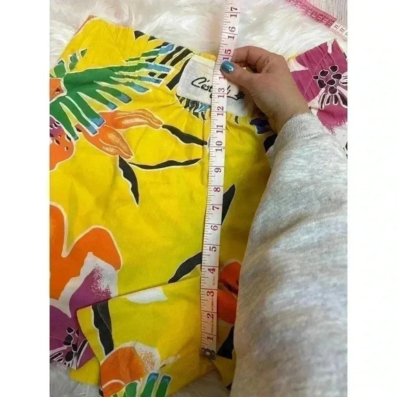 C'est Joli Shorts Yellow Floral Size M Read Description - Picture 7 of 8